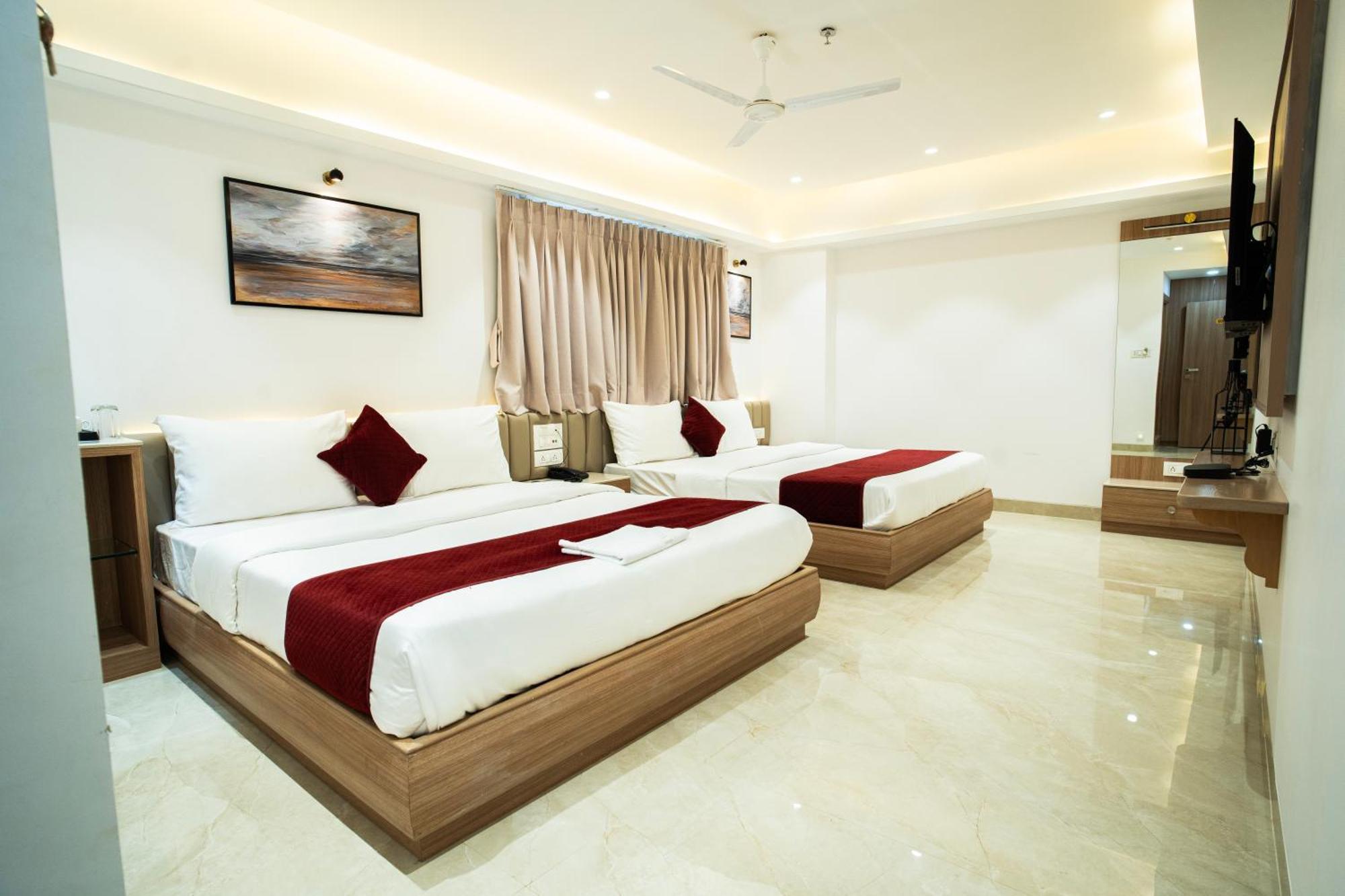 Hotel The Grand Murli Surat Luaran gambar